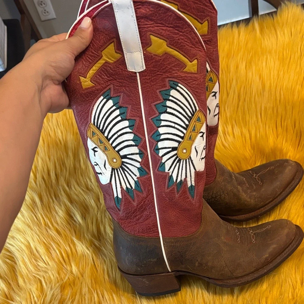 Macie Bean Red and Brown Western Boots with Native American Design size 9 - Picture 3 of 6